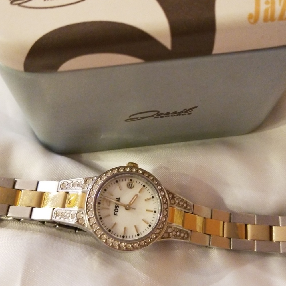 💖💖 Pretty and practical Fossil..❣❣ - Picture 6 of 6
